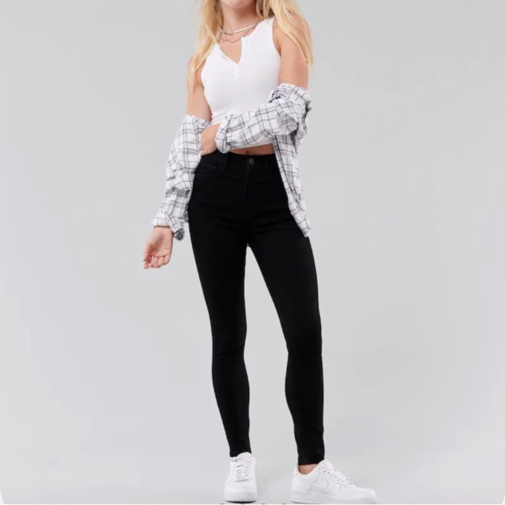 Hollister Ultra High Rise Supper skinny Jeans 31 X 27